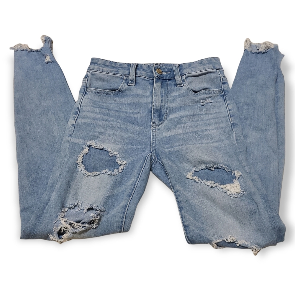 American Eagle 360' Next Level Stretch distressed light wash denim jeans